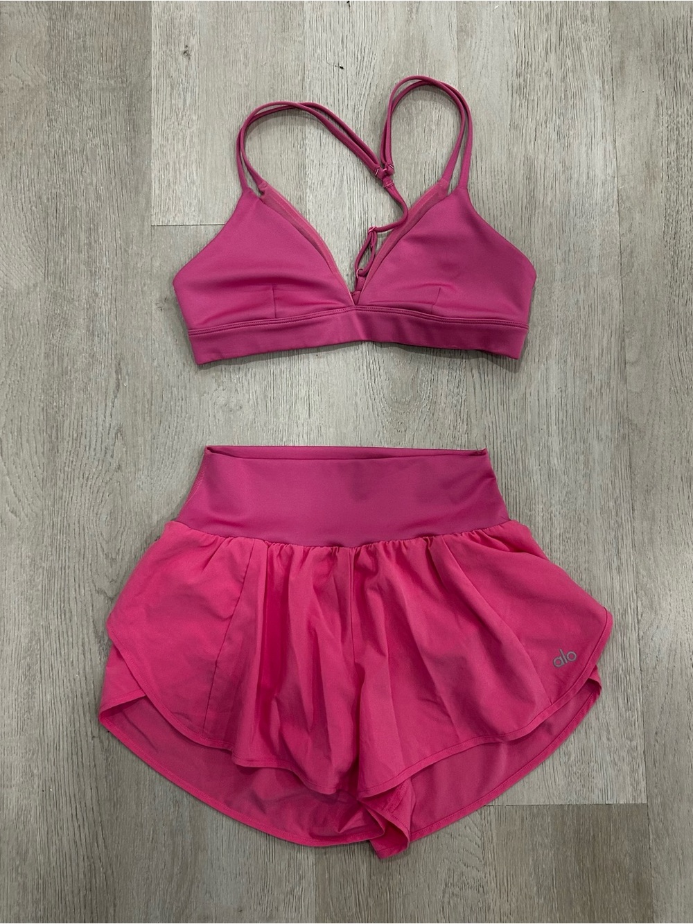 Paradise Pink Alo Yoga Gold Medal Airlift Layer Up Bra Workout Set